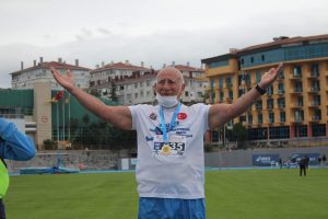 Türkiye Masterler İstanbul Atletizm Şampiyonası’nda Hayrettin Sönmez 3 Altın, 1 gümüş 1 bronz Aldı 